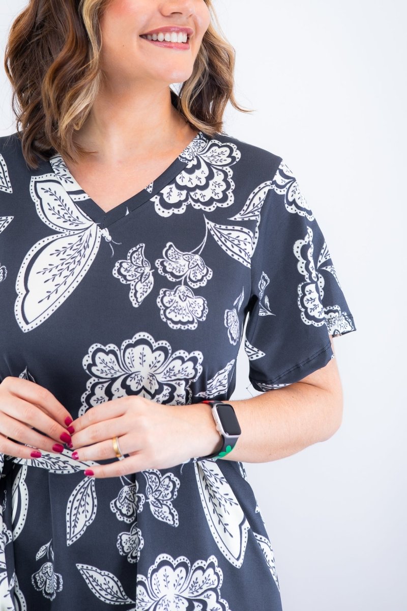 Vestido Letícia – Midi com Gola V em Malha Confort Deluxe