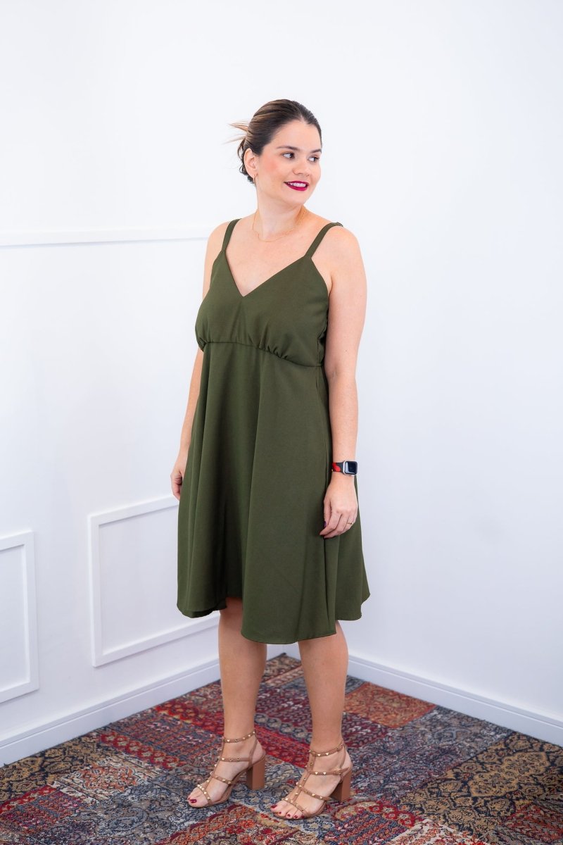 Vestido Malu – Alça Ajustável em Viscose Marrant com Saia Evasê e Bolsos