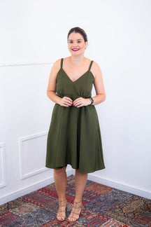 Vestido Malu – Alça Ajustável em Viscose Marrant com Saia Evasê e Bolsos