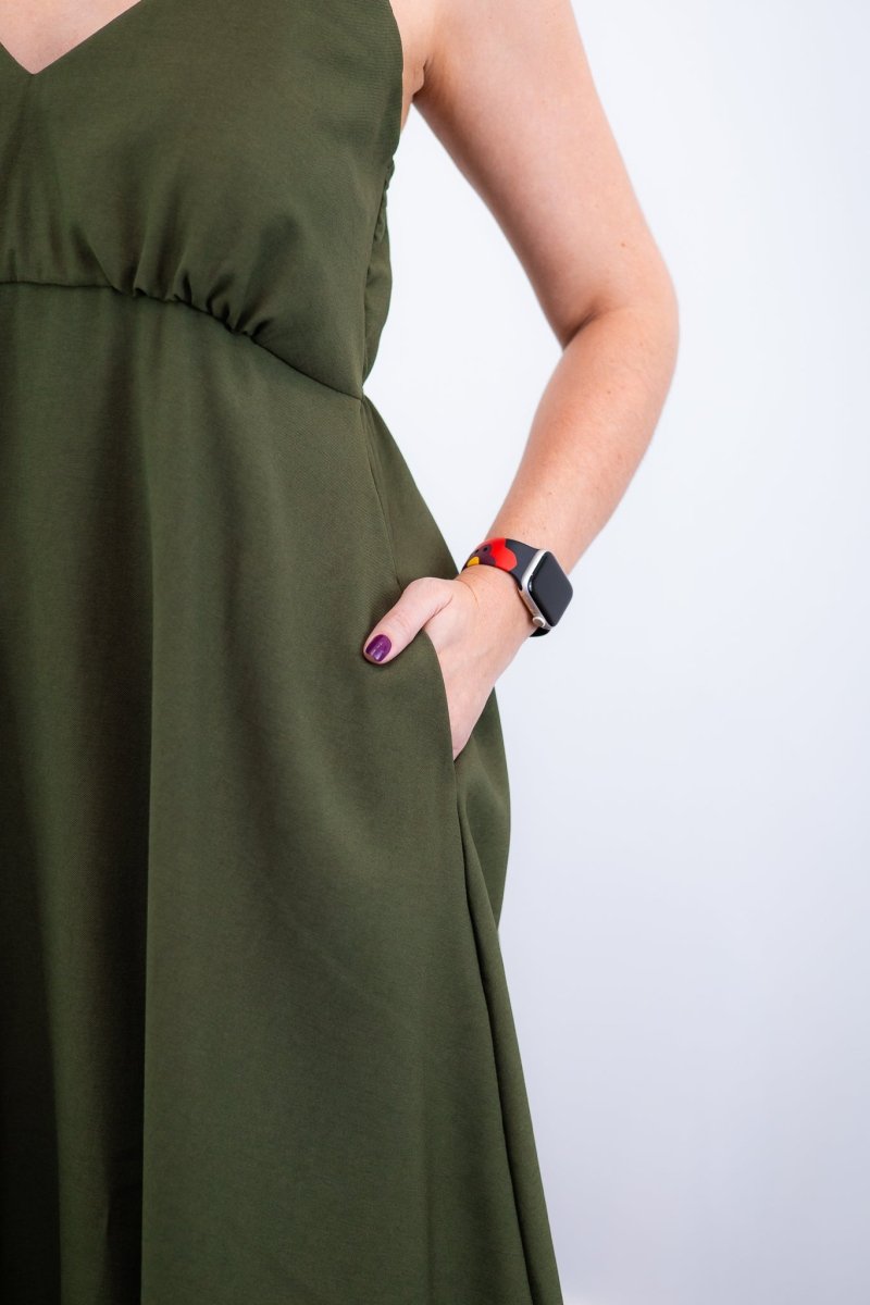 Vestido Malu – Alça Ajustável em Viscose Marrant com Saia Evasê e Bolsos