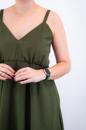 Vestido Malu – Alça Ajustável em Viscose Marrant com Saia Evasê e Bolsos