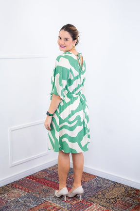 Vestido Sabrina - Decote V Manga Morcego em Viscolinho