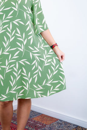 Vestido Sabrina - Decote V Manga Morcego em Viscolinho