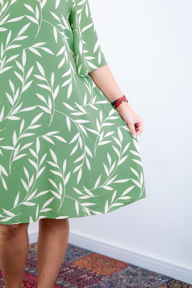 Vestido Sabrina - Decote V Manga Morcego em Viscolinho