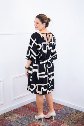 Vestido Sabrina - Decote V Manga Morcego em Viscolinho