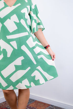 Vestido Sabrina - Decote V Manga Morcego em Viscolinho