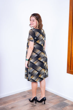 Vestido Sara - Malha Confort Midi com Manga