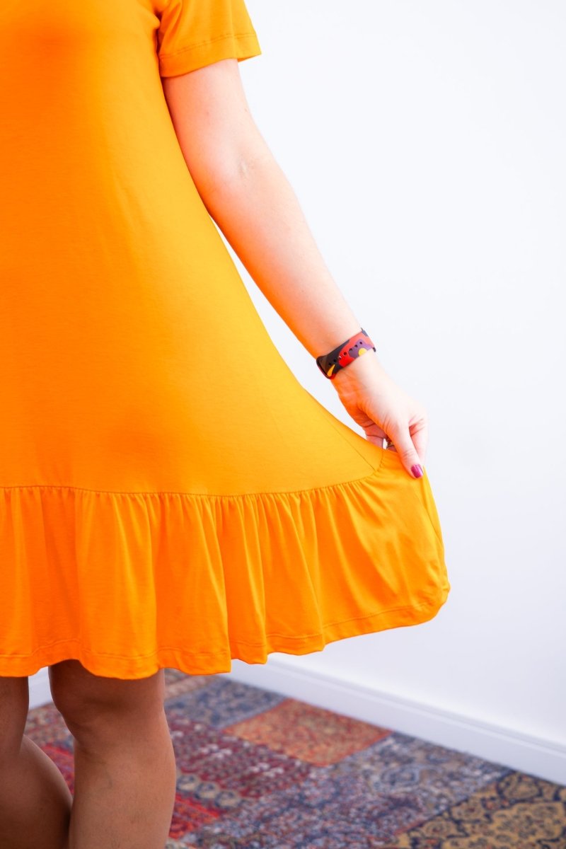 Vestido Verona - Babado Gola V e Manga Curta