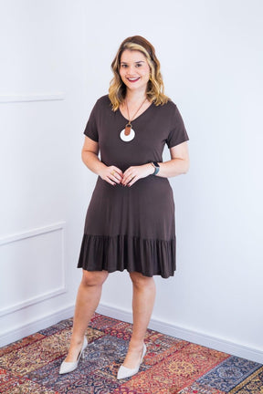 Vestido Verona - Babado Gola V e Manga Curta