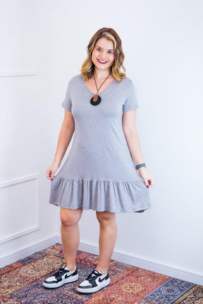 Vestido Verona - Babado Gola V e Manga Curta