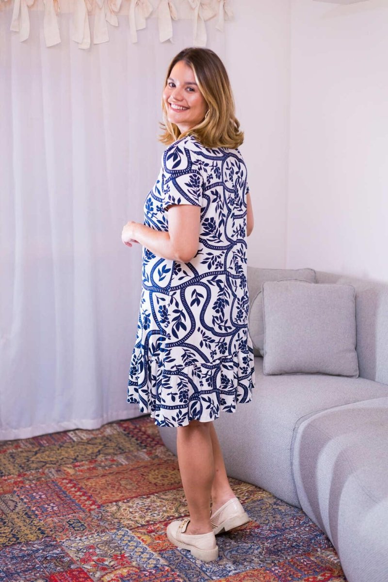 Vestido Verona - Babado Gola V e Manga Curta