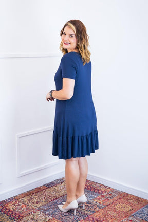 Vestido Verona - Babado Gola V e Manga Curta