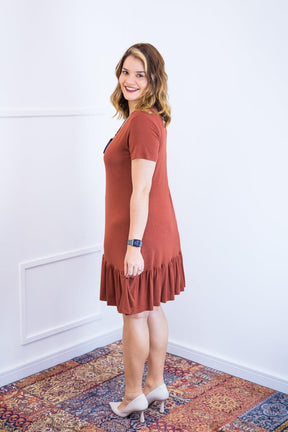 Vestido Verona - Babado Gola V e Manga Curta