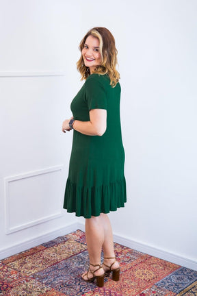 Vestido Verona - Babado Gola V e Manga Curta