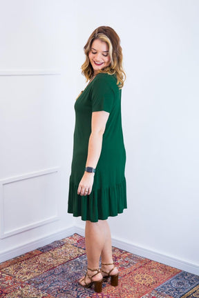 Vestido Verona - Babado Gola V e Manga Curta