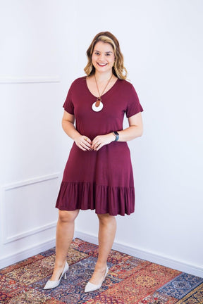 Vestido Verona - Babado Gola V e Manga Curta